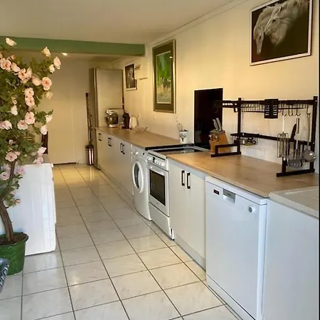 Haras Des Charmilles Bed & Breakfast Varaville