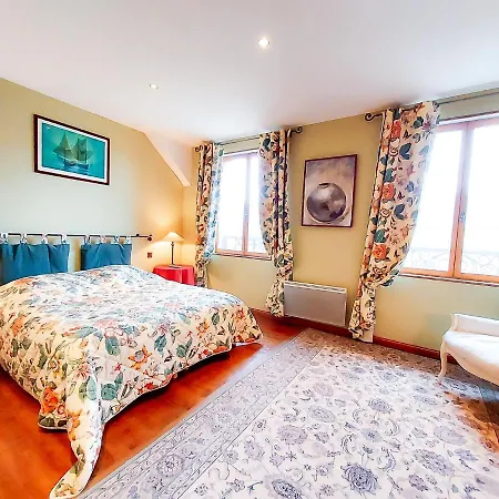 Haras Des Charmilles Bed and Breakfast Varaville