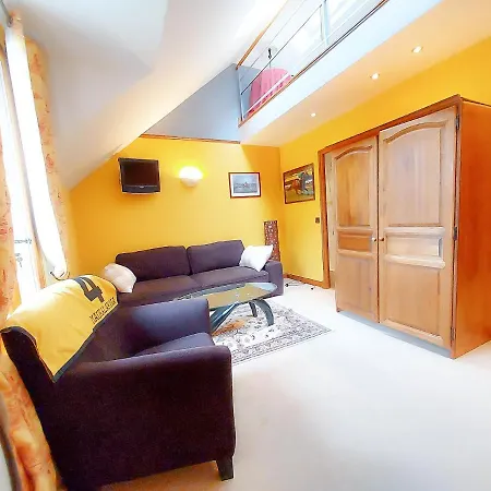 Haras Des Charmilles Bed & Breakfast Varaville
